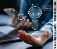 Person am Laptop, die in einer Hand ein Smartphone hält, über der anderen Hand ist die Grafik eines KI Roboters zu sehen