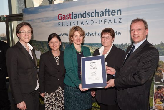 v.l.n.r.: Elena Anesiadis, Kerstin Bauer, Eveline Lemke, Marie-Luise Weiskopf, Christoph Burkhard